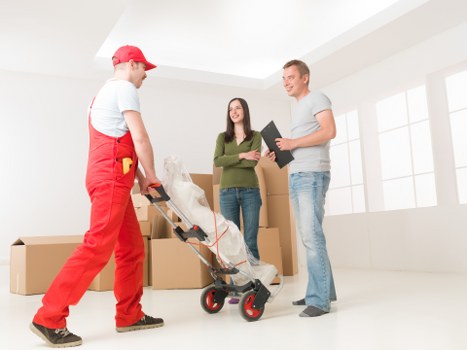 Secure handling of business items during commercial moves in Manorpark