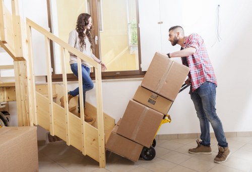 Packing and loading service for Manorpark house removals
